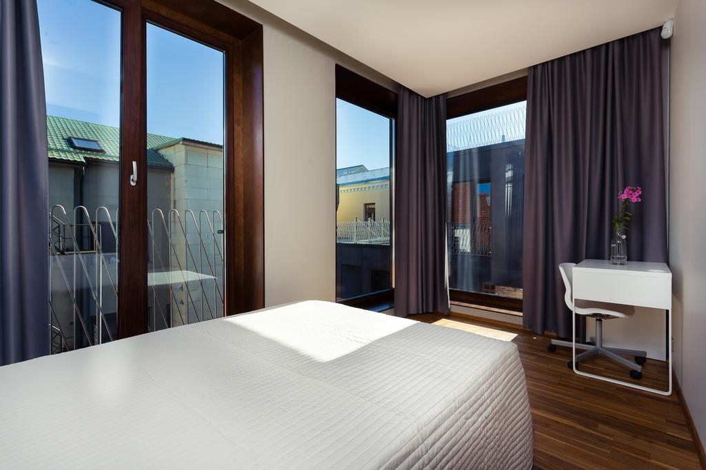 Konrad Old Town Aparthotel Tartu Exteriör bild