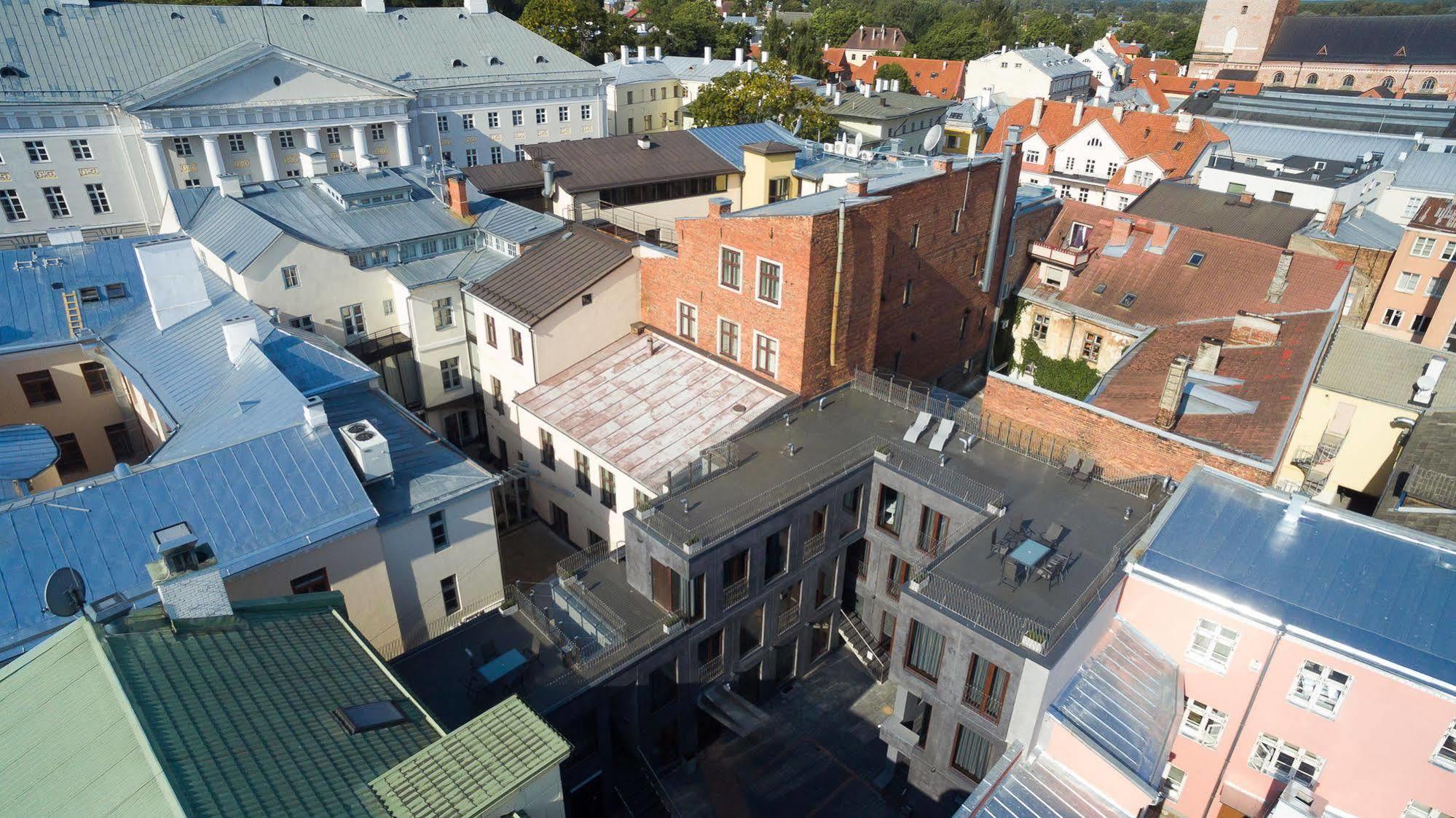 Konrad Old Town Aparthotel Tartu Exteriör bild